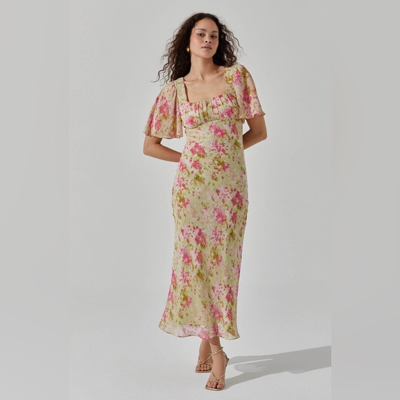 Astr Dresses & Skirts - ASTR The Label Tie Back Flutter Sleeve Midi Dress